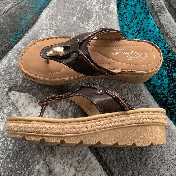 Sandals - Picture 3 of 4